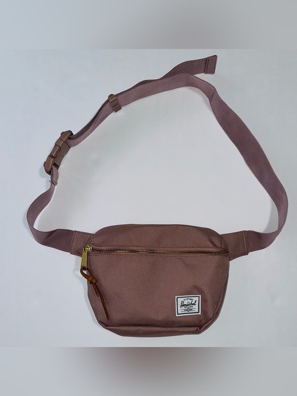 Herschel Fifteen Zip-Front Closure Hip Pack